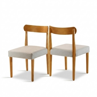 Conjunto com 2 Cadeiras em Madeira Maciça Estofadas Azaleia